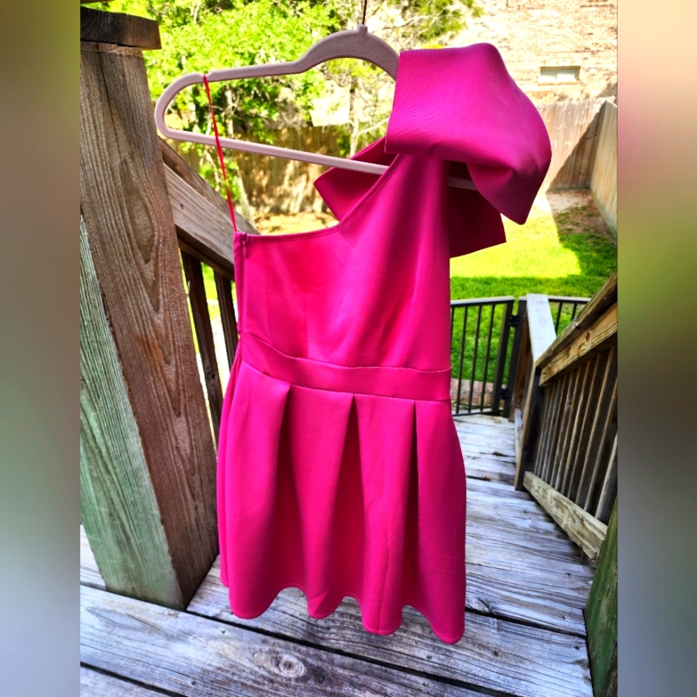 one shoulder dress
